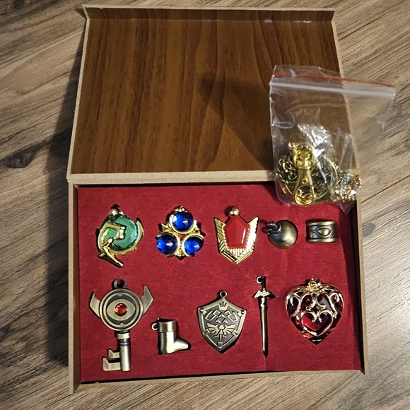 Zelda Wooden Box Necklace Kit - Picture 3 of 5